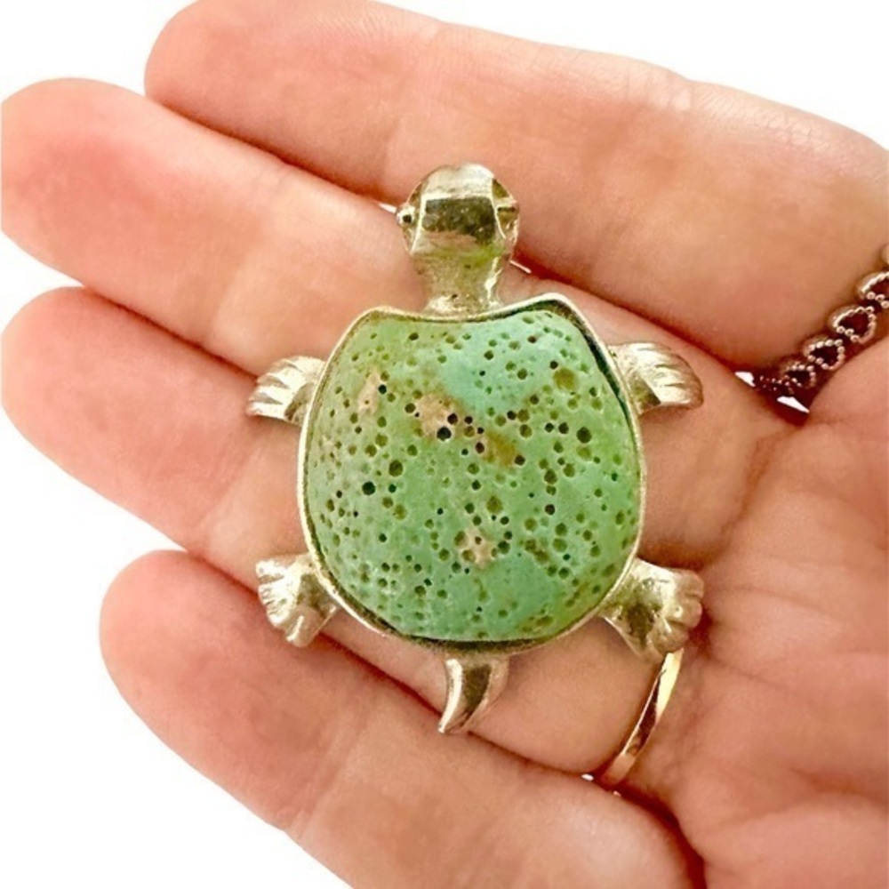 Turtle pendant